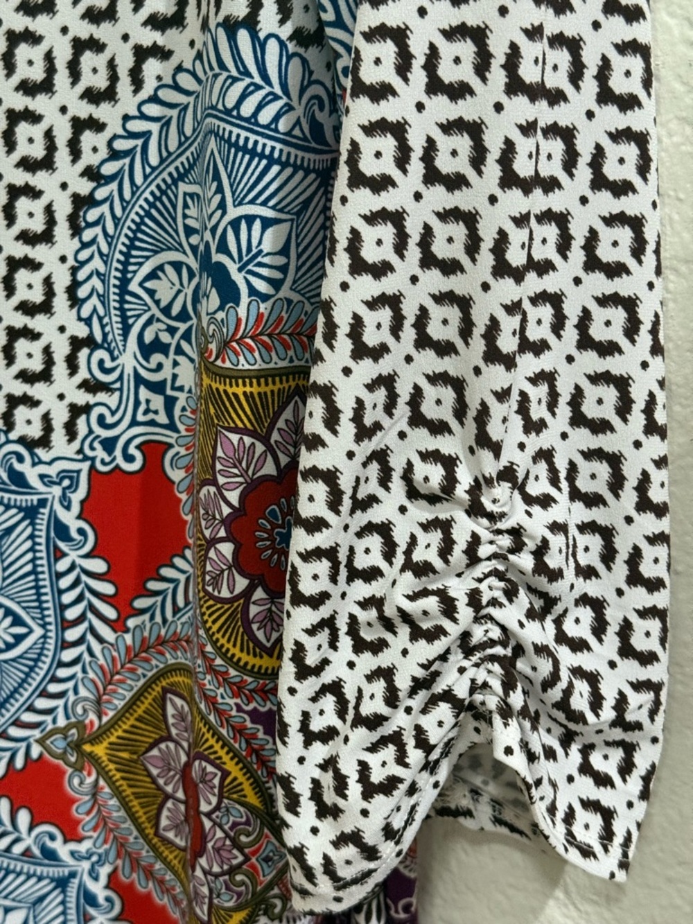 Chico’s Multicolor Stretch Boho Paisley Geometric Medallion Pattern - Picture 4 of 14